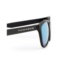 HAWKERS Lunettes De Soleil Pour Homme Et Femme POLARIZED ONE CARBON Blue Chrome 10 HAWKERS Lunettes De Soleil Pour Homme Et Femme POLARIZED ONE CARBON Blue Chrome -Meilleur Surf Magasin lunettes de soleil pour homme et femme polarized one carbon blue chrome 4