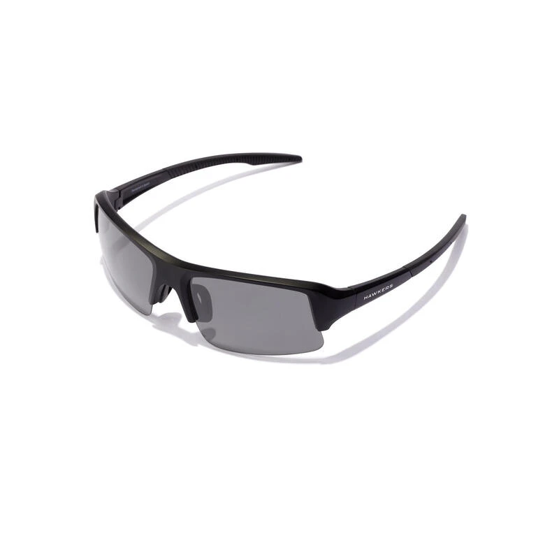 HAWKERS Lunettes De Soleil Pour Hommes Et Femmes POLARISÉ NOIR FONCÉ - BAT 1 HAWKERS Lunettes De Soleil Pour Hommes Et Femmes POLARISÉ NOIR FONCÉ - BAT