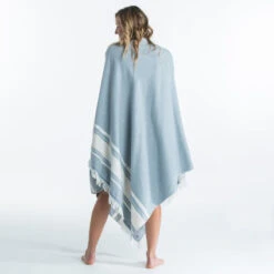 Serviette De Plage Poncho 190 X 190 Cm - Gris Bleu 12 Serviette De Plage Poncho 190 X 190 Cm - Gris Bleu -Meilleur Surf Magasin serviette de plage poncho 190 x 190 cm gris bleu 2