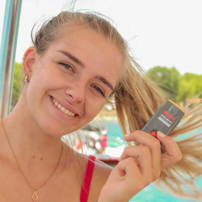 STICK SOLAIRE COLORÉ SPF50+ VISAGE&LÈVRES WATERPROOF REEFSAFE SABLE (12g) 3 STICK SOLAIRE COLORÉ SPF50+ VISAGE&LÈVRES WATERPROOF REEFSAFE SABLE (12g) – Image 3