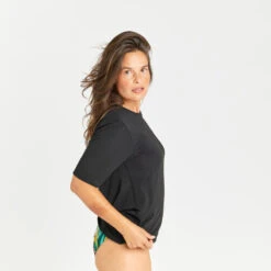 Tee Shirt Anti Uv Manches Courtes Femme - Emily Noir 6 Tee Shirt Anti Uv Manches Courtes Femme - Emily Noir -Meilleur Surf Magasin tee shirt anti uv manches courtes femme emily noir 2
